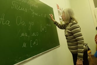 let you experiencethe cultural charm of chinese english and russian