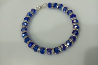 make a handmade pearl bracelet with custom colors and charms