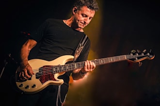 play bass tracks for your songs