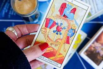 una lectura de tarot evolutivo y vincular por audio y foto
