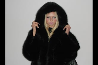 be your female branded model for item modeling