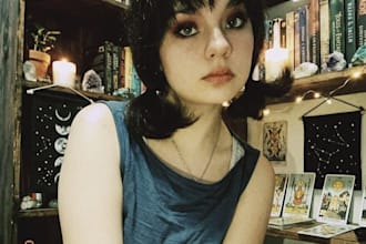 be your intuitive trilingual tarot reader
