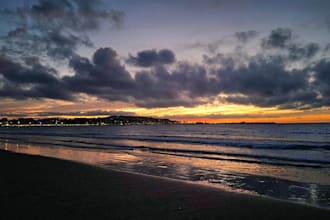 provide original landscape, beach and sunset photography