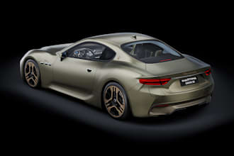 create detailed 3d car model in blender