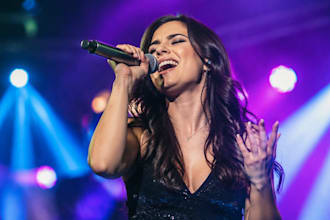 record female spanish reggaetón and latin pop vocals