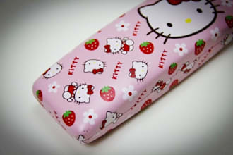 mail you a hello kitty glasses case