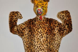 dance for 40 seconds to any song as crazy tiger