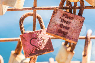 write your love words on this love lock