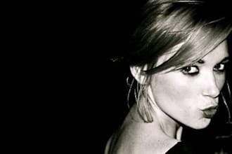 get 10 SuperHot NYC Girls to Comment on any Facebook Photo/Post/Status