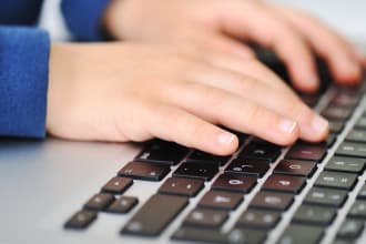 do hindi or english typing in budget with zero mistakes