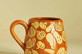 draw custom typography coffee mug design