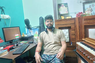 produce original music, write custom lyrics and create bollywood or hip hop beat