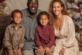 made an amazing christmas family portrait
