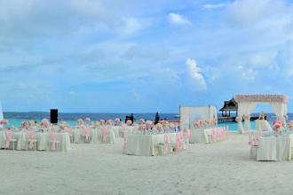 plan destination wedding, honeymoon, group event, bach parties travel logistics