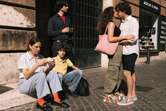 take candid family and couple portraits in rome