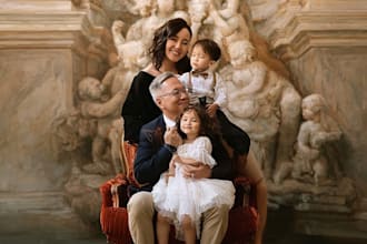 take candid family and couple portraits in rome