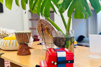 provide montessori consulting and teacher training