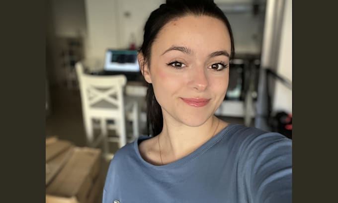 do a female voice for you in french