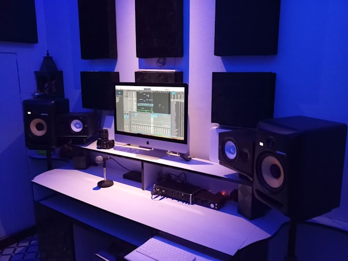 do voiceover in hindi and english for your advertisements