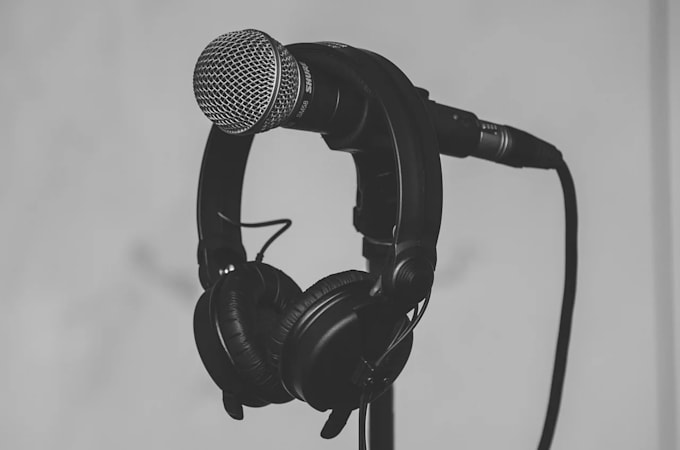 record professional female arabic or french voice over in 24h