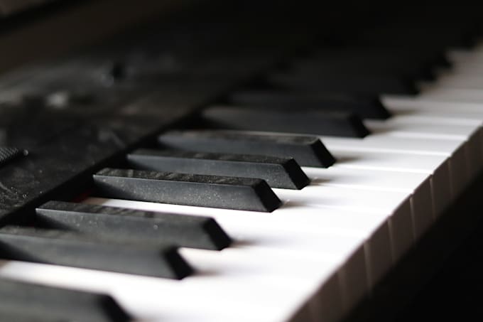 play or compose on grand piano for your track