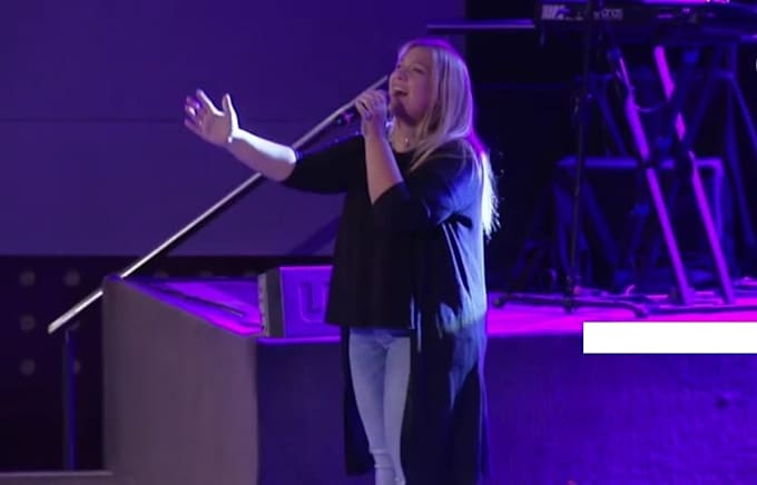 sing your song in spanish or english