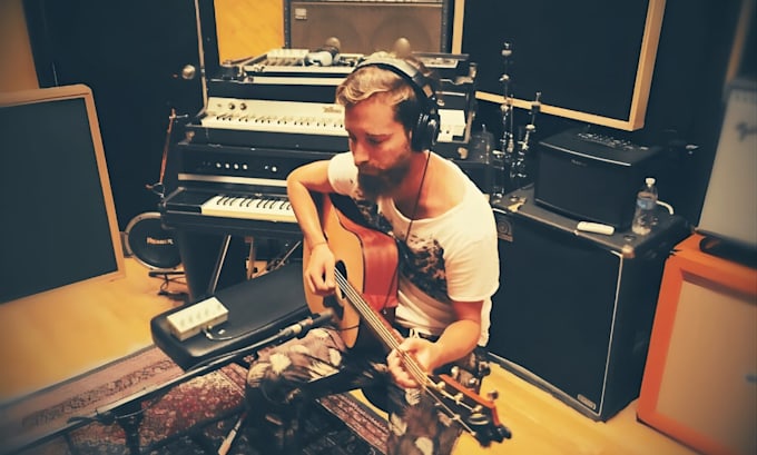 create a catchy jingle for ads, podcasts, brands, and videos