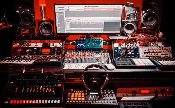 Produire et mixer de la musique électronique, pop et alternative pour vous