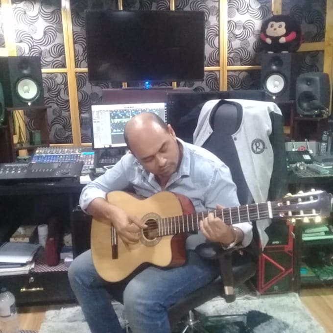 record hq track with guitar and key synthsizer