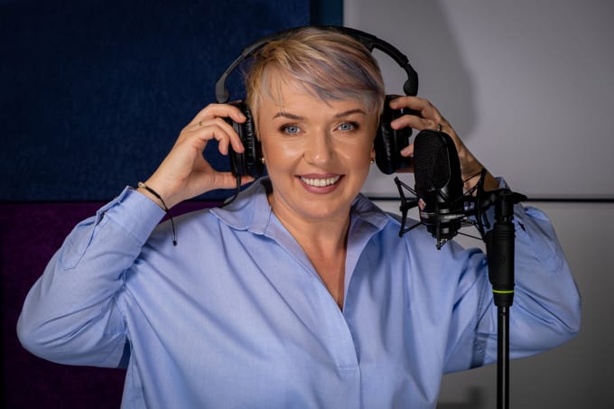 record the best romanian female voiceover