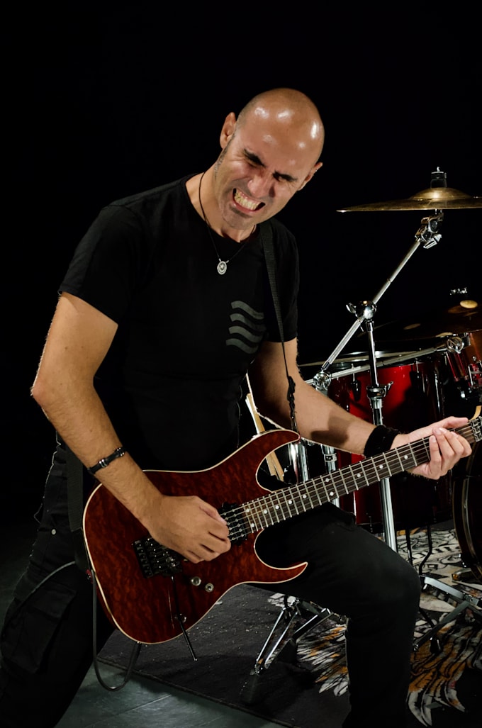 compose rock or metal riffs