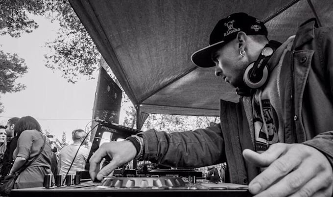 producer sound design audio editor mixing mastering logic x