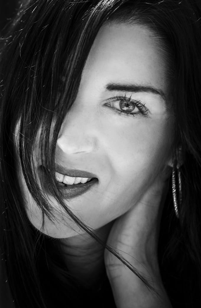 record a french female voice over pro audio