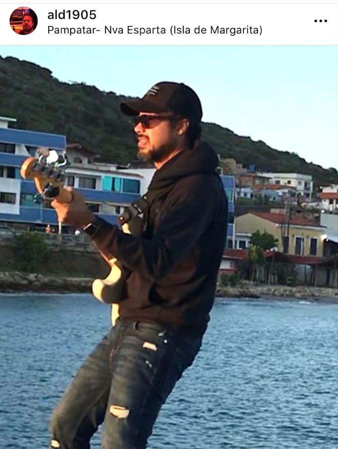 be your session pro bass player for your songs