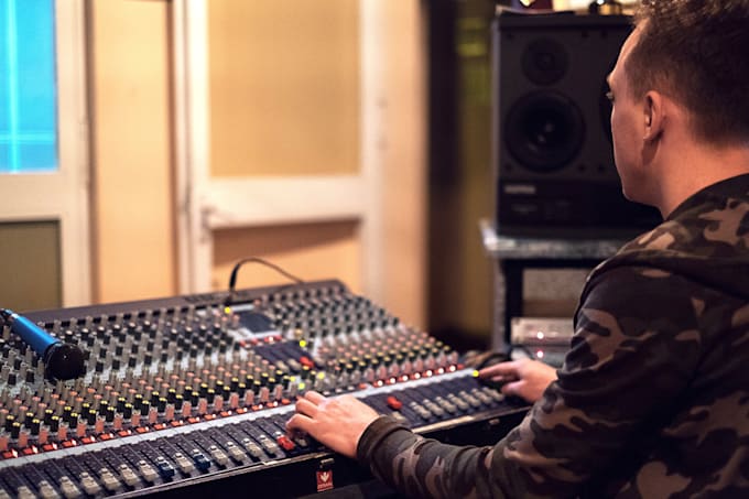create custom voice or vocal presets in logic pro