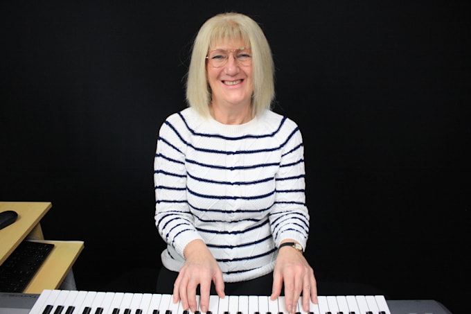 teach children to play the piano with high quality lessons