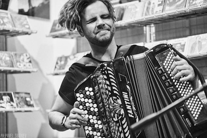 compose and record a live accordion in your project in any style