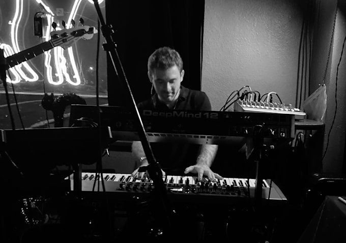 play piano, organ, and keyboards for your song