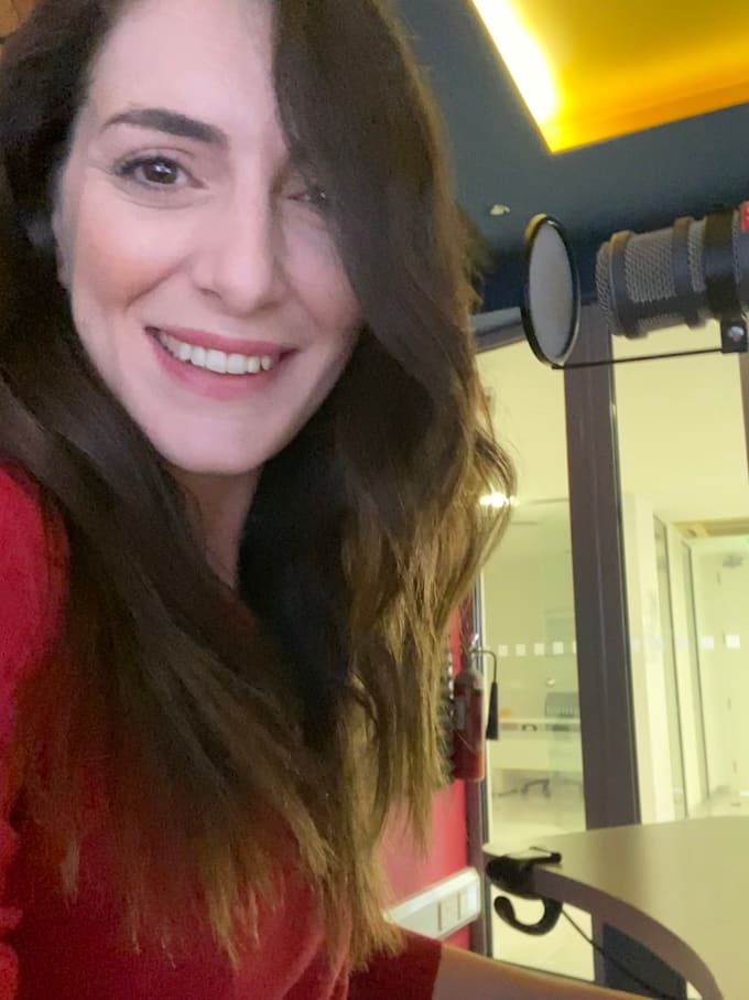 be your exceptional greek and english female pro voiceover