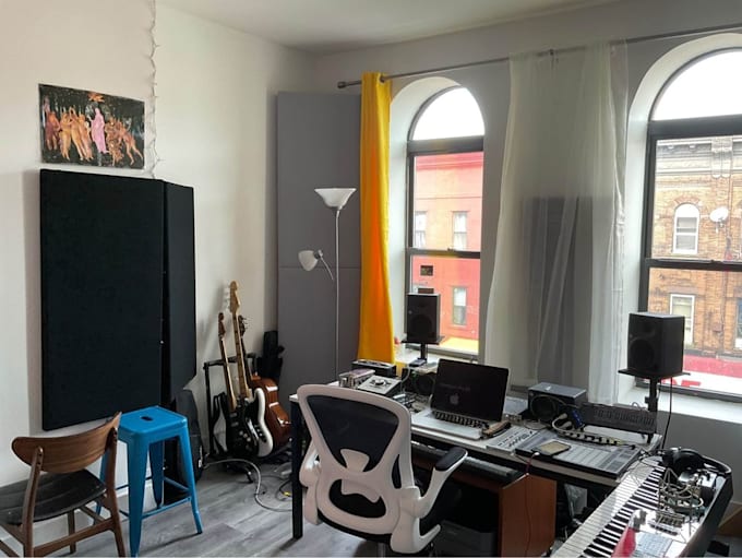 Record stunning guitars, lap steel and bass for your music by Dorchaviv