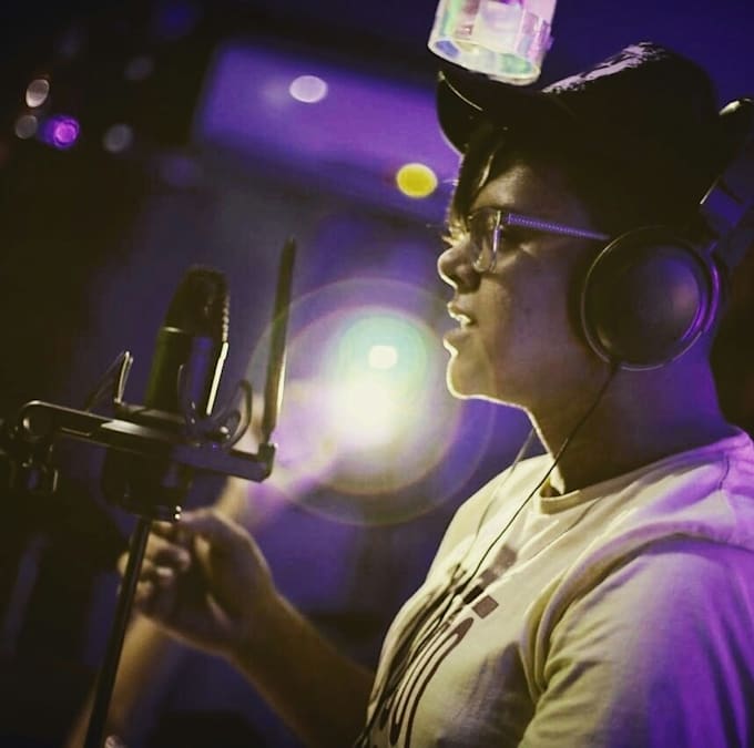 Do pro british and american accent voice overs for you by Incarcerated