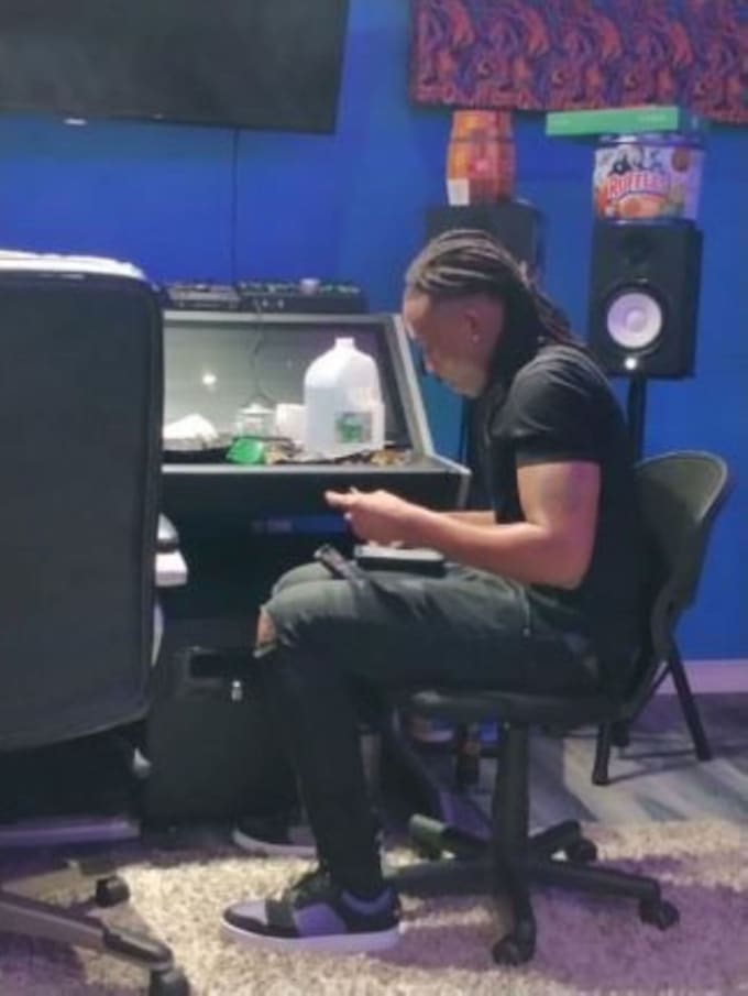 Create the catchiest and most thought provoking verse and chorus for