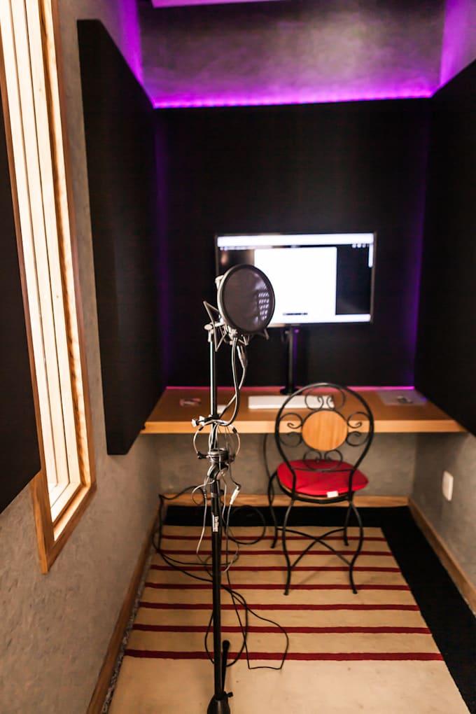 record a professional elearning vsl and voice for apps