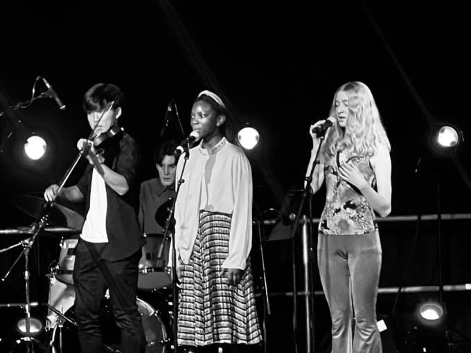 sing hauntingly beautiful female backing or lead vocals
