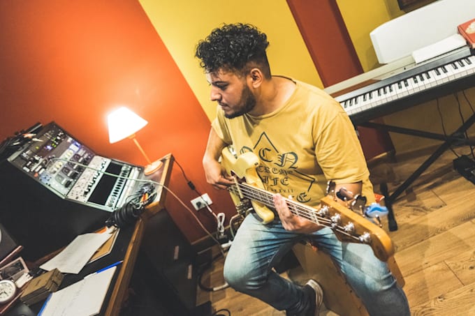 record your bass and guitars loops for your productions