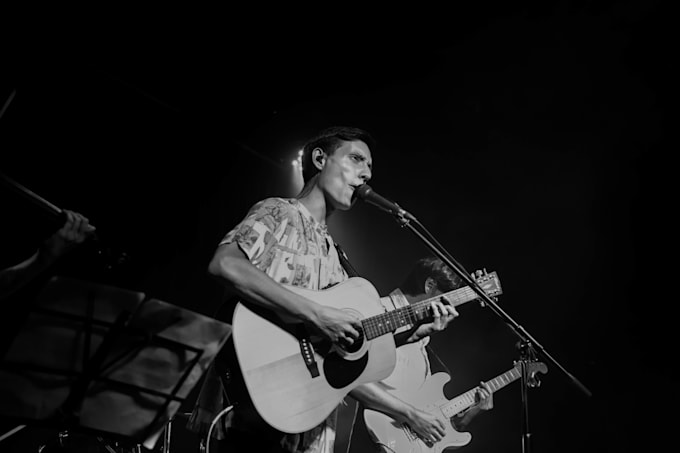 record acoustic guitars for your song