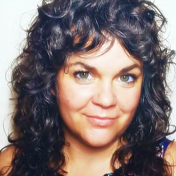 deliver professional female voiceovers
