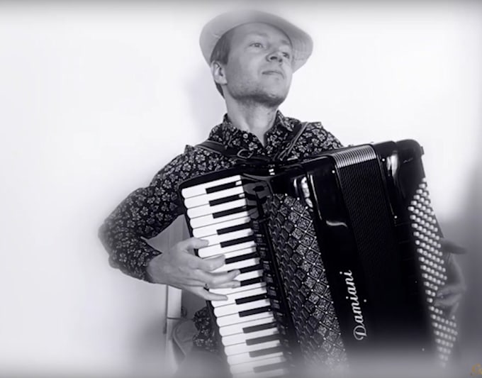 play real accordion for any project