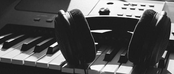 make soundtracks with no copyright