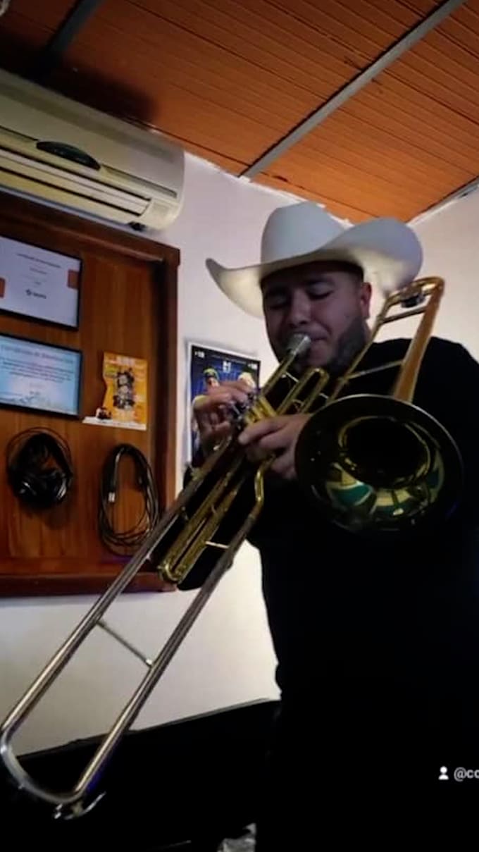 record your piston trombone for your corridos